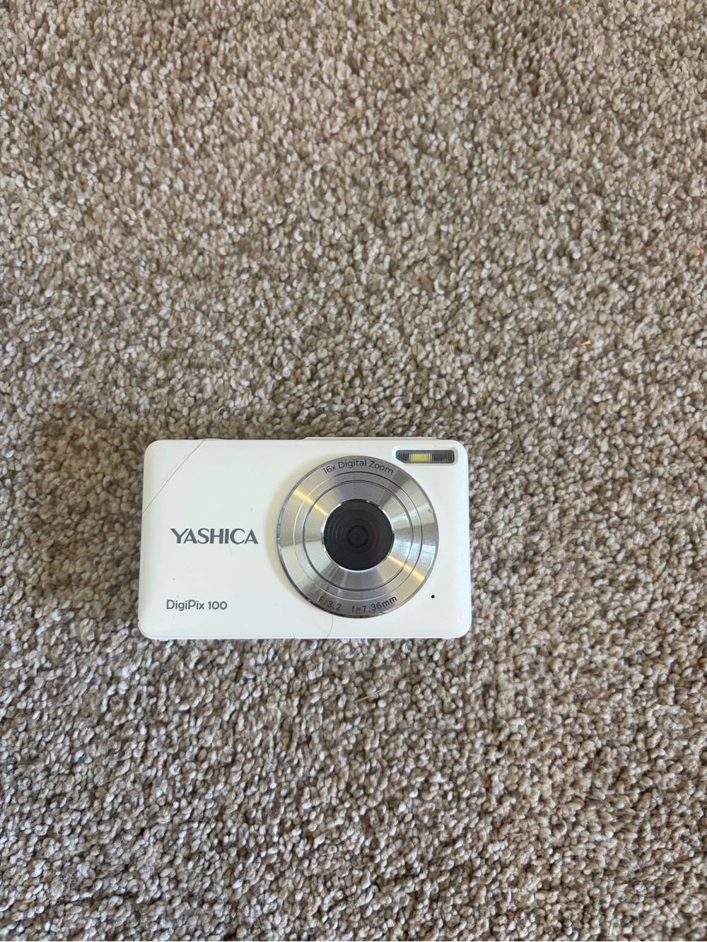 Yashica DigiPix 100 Compact Camera - White with Silver Lens (digital camera)